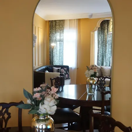 Beyoglu Cihangir'de Sicacik Istanbul